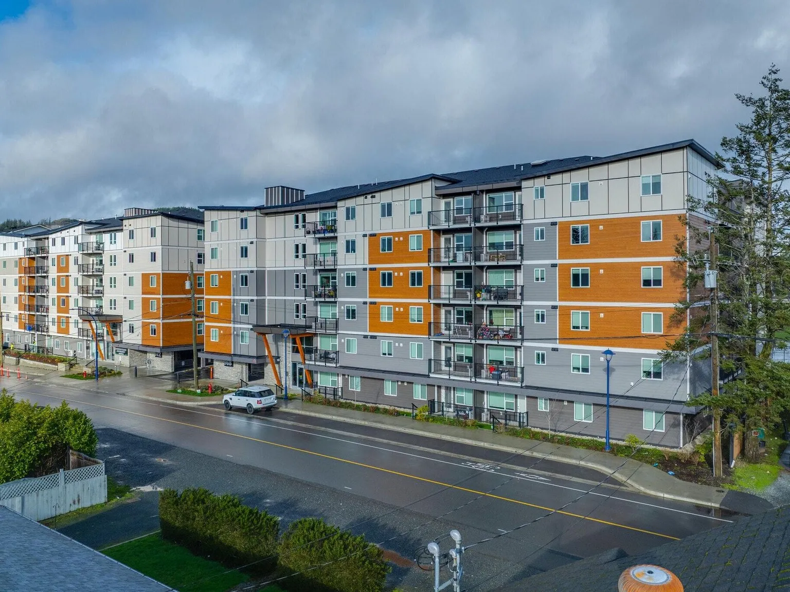 Photo of the completed Drinkwater building, Vancouver Island